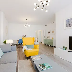 https://hola-malaga-premium-centro.es-andalucia.com